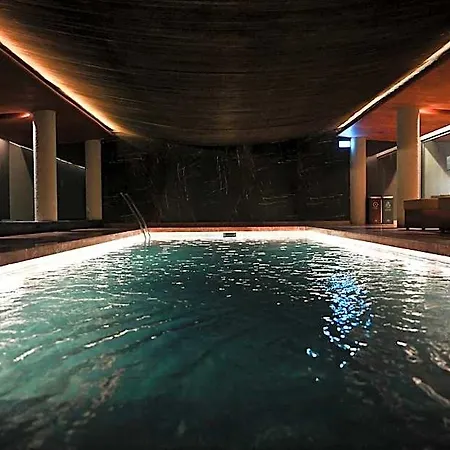 Hotel Reef & 4*